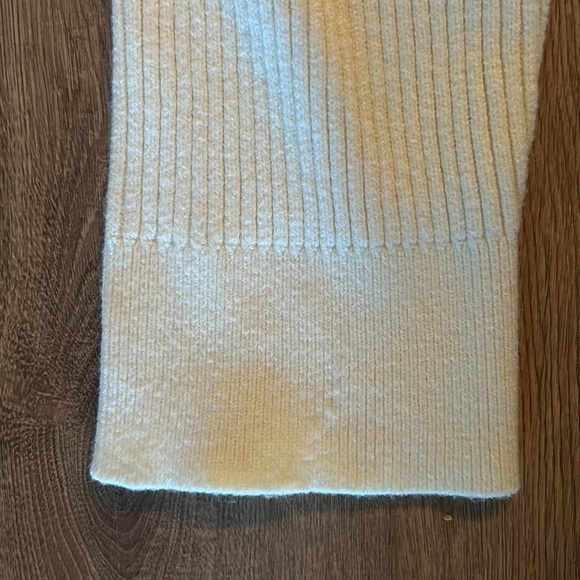 Gorgeous Knit joggers size Small like new - Picture 4 of 8